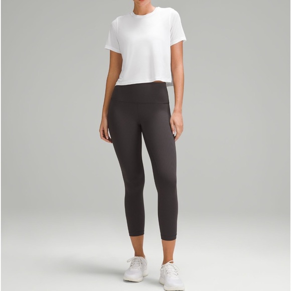 Lululemon T-Shirt - Picture 3 of 8